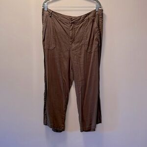 KUT Olive Green Straight Leg Linen Crop Pants. Sz 16. Cute and Comfortable!